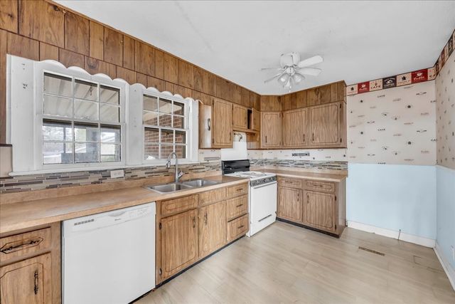 1011 Ovoca Rd, Tullahoma, TN 37388