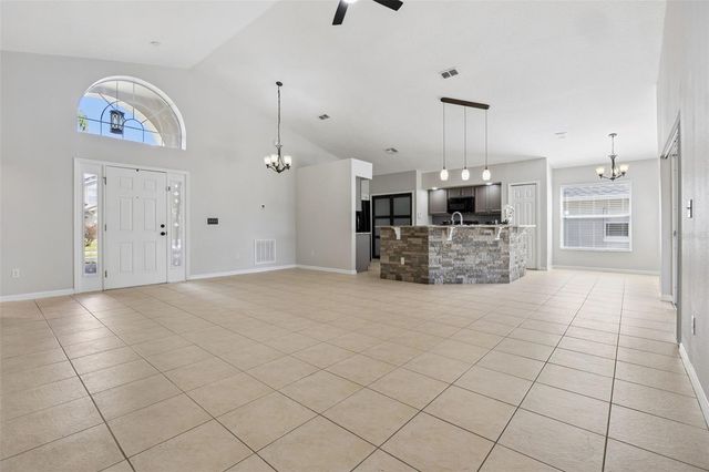539 KNIGHTSBRIDGE CIRCLE, Davenport, FL 33896