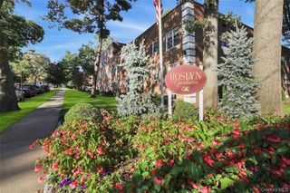 3 Edwards Street 1 G, Roslyn Heights, NY 11577