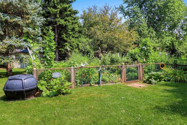 N254 MEADOWBREEZE COURT, Appleton, WI 54915
