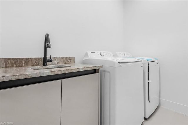 1015 SW 8th CT, Cape Coral, FL 33991