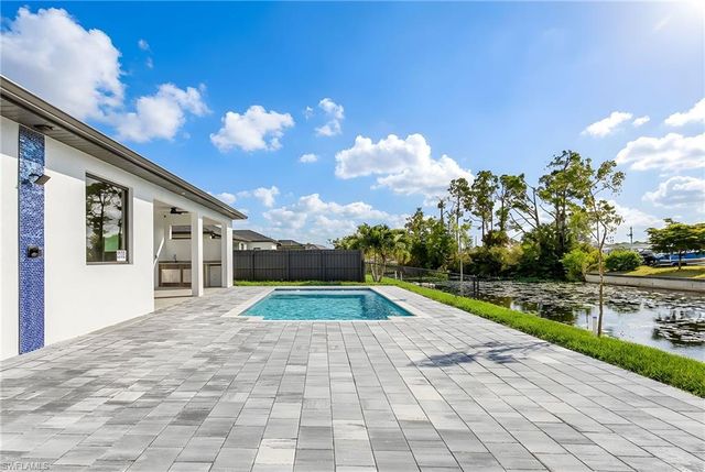 1015 SW 8th CT, Cape Coral, FL 33991