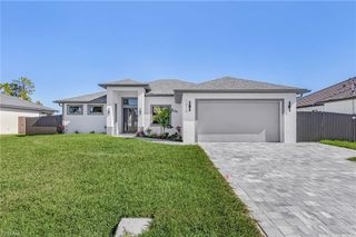 1015 SW 8th CT, Cape Coral, FL 33991