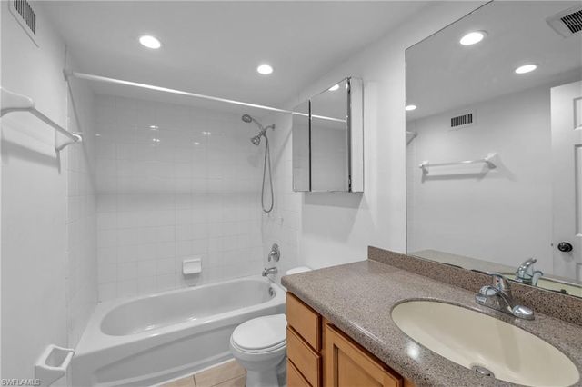 864 Courtington LN 3, Fort Myers, FL 33919