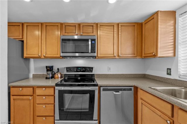 864 Courtington LN 3, Fort Myers, FL 33919