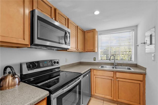 864 Courtington LN 3, Fort Myers, FL 33919