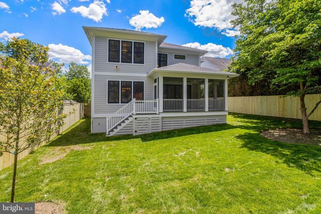5813 22ND ST N, Arlington, VA 22205