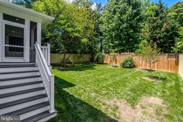 5813 22ND ST N, Arlington, VA 22205