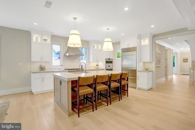 5813 22ND ST N, Arlington, VA 22205