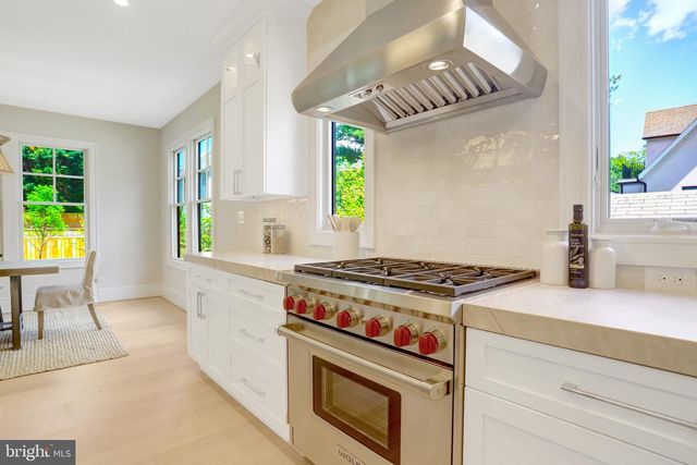 5813 22ND ST N, Arlington, VA 22205
