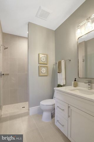 5813 22ND ST N, Arlington, VA 22205