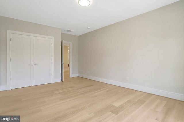 5813 22ND ST N, Arlington, VA 22205