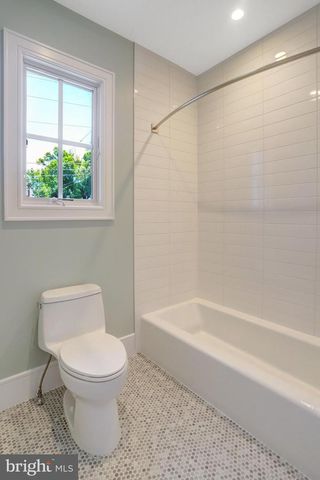 5813 22ND ST N, Arlington, VA 22205
