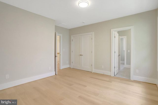 5813 22ND ST N, Arlington, VA 22205