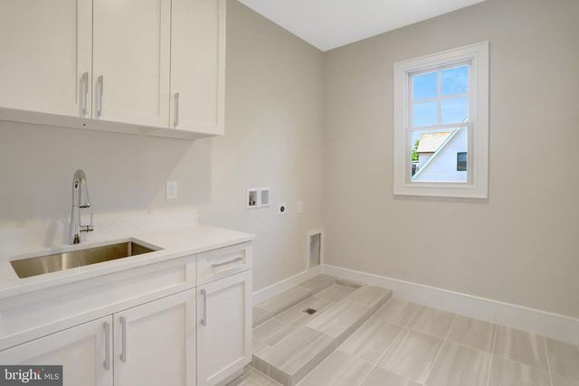 5813 22ND ST N, Arlington, VA 22205