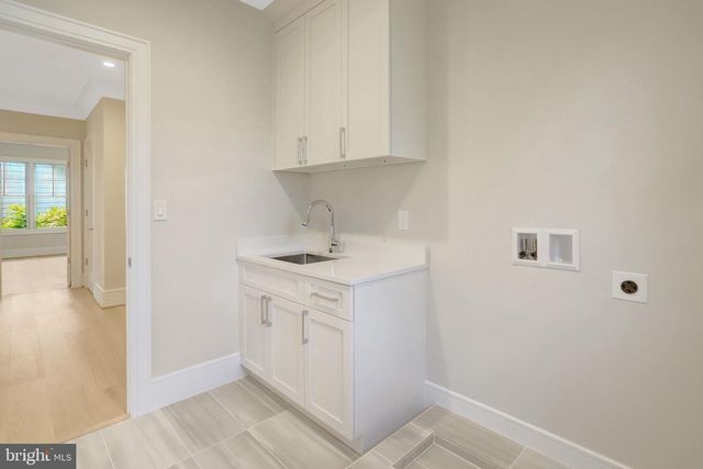 5813 22ND ST N, Arlington, VA 22205
