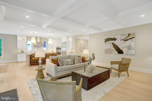 5813 22ND ST N, Arlington, VA 22205