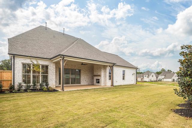 318 BECKHAM DR, Collierville, TN 38017