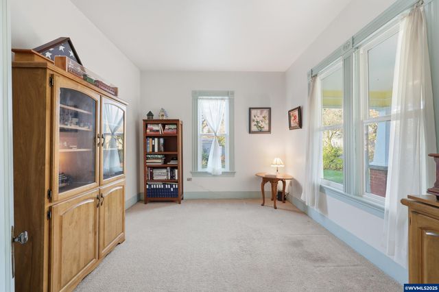 38808 N Main St, Scio, OR 97374