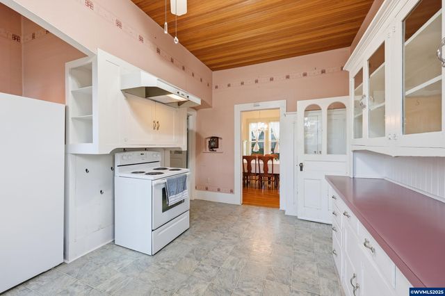 38808 N Main St, Scio, OR 97374