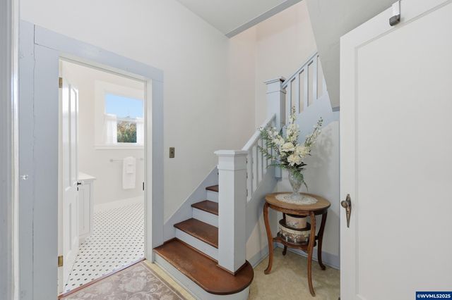 38808 N Main St, Scio, OR 97374