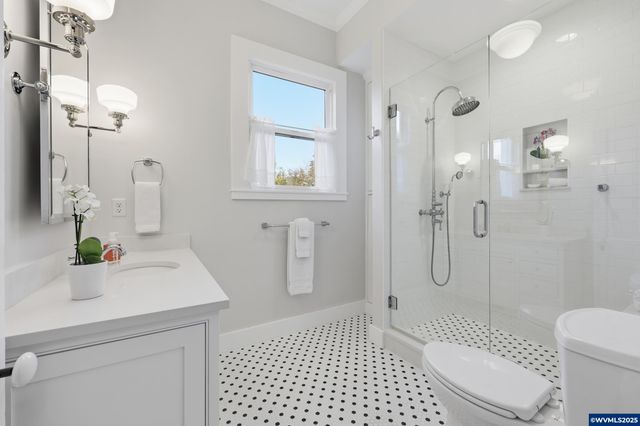 38808 N Main St, Scio, OR 97374