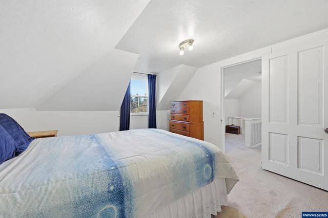 38808 N Main St, Scio, OR 97374