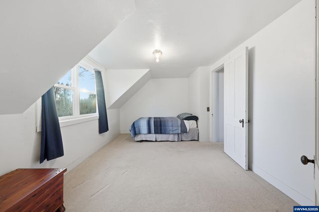 38808 N Main St, Scio, OR 97374