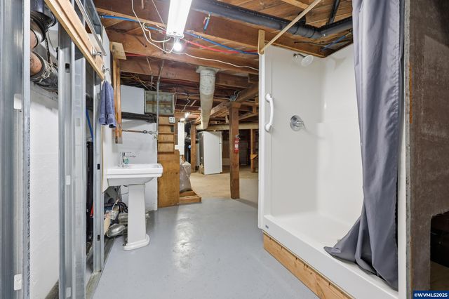 38808 N Main St, Scio, OR 97374