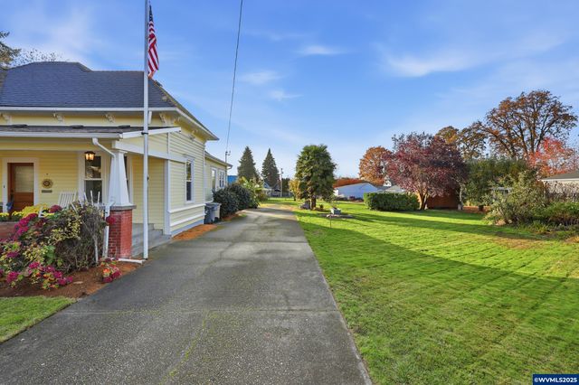 38808 N Main St, Scio, OR 97374