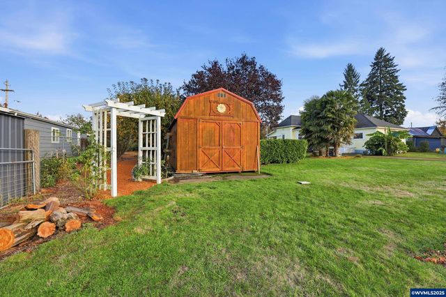 38808 N Main St, Scio, OR 97374