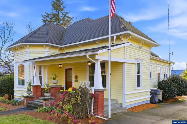 38808 N Main St, Scio, OR 97374