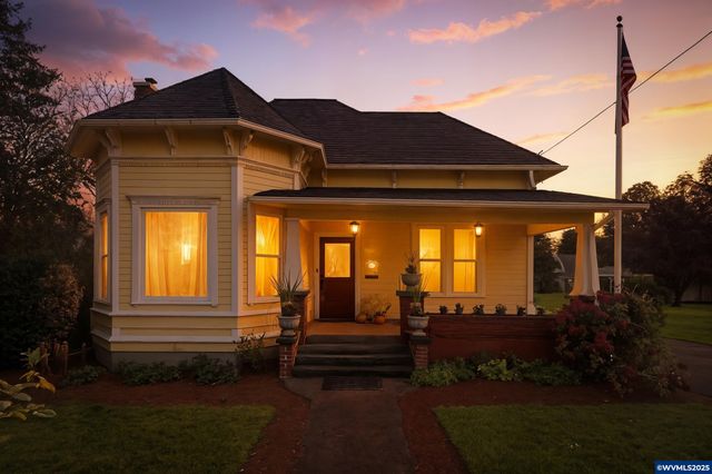 38808 N Main St, Scio, OR 97374