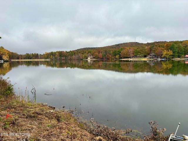 5711 Hideaway Tr, Tallassee, TN 37878