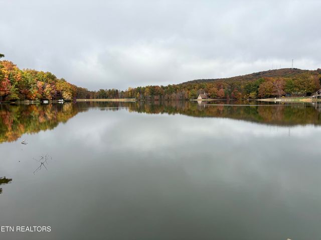 5711 Hideaway Tr, Tallassee, TN 37878