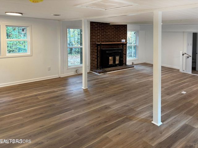 5711 Hideaway Tr, Tallassee, TN 37878