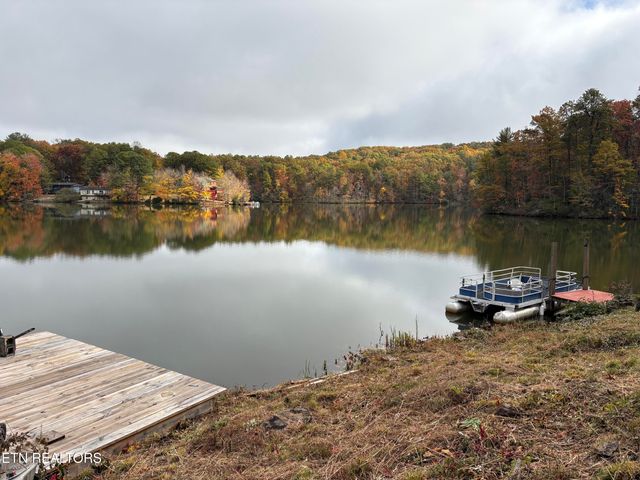 5711 Hideaway Tr, Tallassee, TN 37878