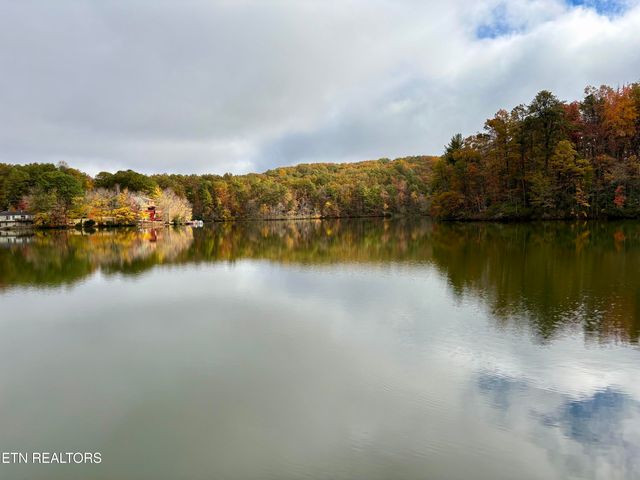 5711 Hideaway Tr, Tallassee, TN 37878