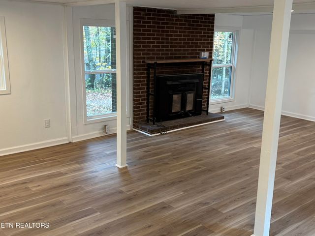 5711 Hideaway Tr, Tallassee, TN 37878