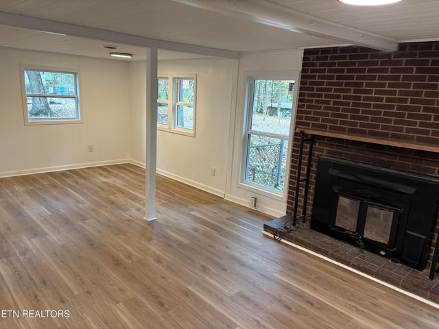 5711 Hideaway Tr, Tallassee, TN 37878