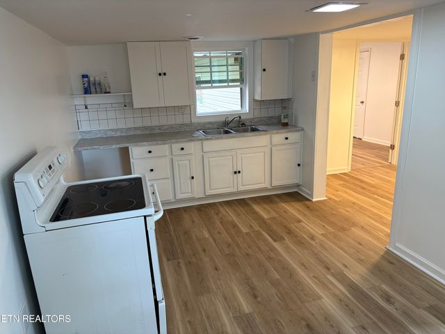 5711 Hideaway Tr, Tallassee, TN 37878