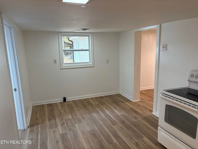 5711 Hideaway Tr, Tallassee, TN 37878