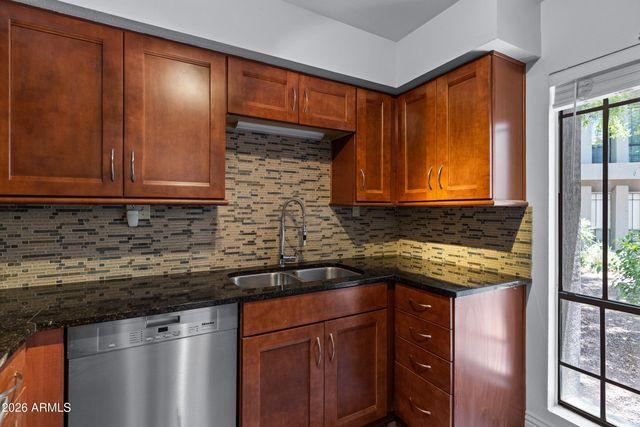 5225 N 24TH Street 102, Phoenix, AZ 85016