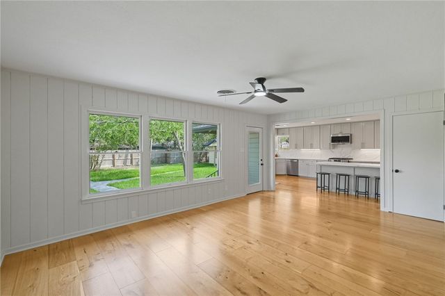 301 Pasadena Pl, Corpus Christi, TX 78411