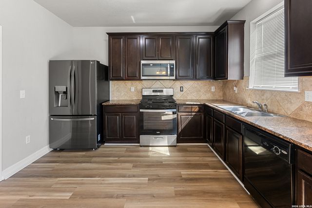 10728 Gemsbuck Ldg, San Antonio, TX 78245