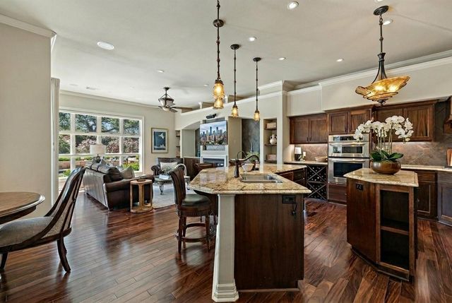 27435 Waterfall Hill PKWY, Spicewood, TX 78669