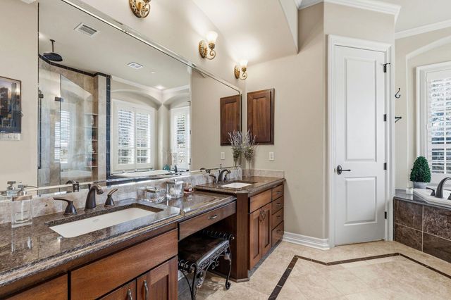 27435 Waterfall Hill PKWY, Spicewood, TX 78669