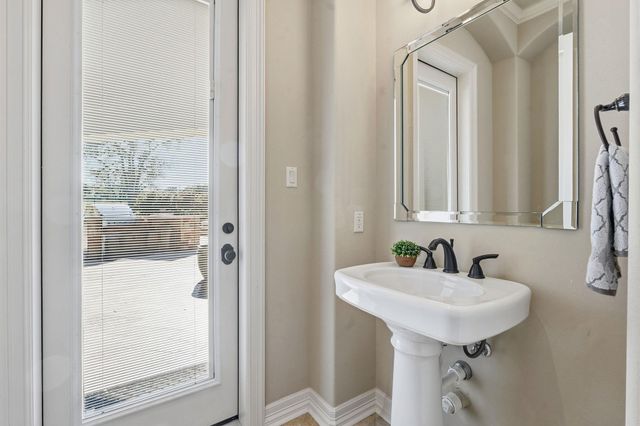 27435 Waterfall Hill PKWY, Spicewood, TX 78669