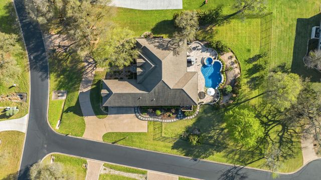 27435 Waterfall Hill PKWY, Spicewood, TX 78669