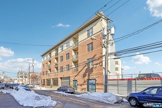 15 Tichenor 407, Newark, NJ 07114
